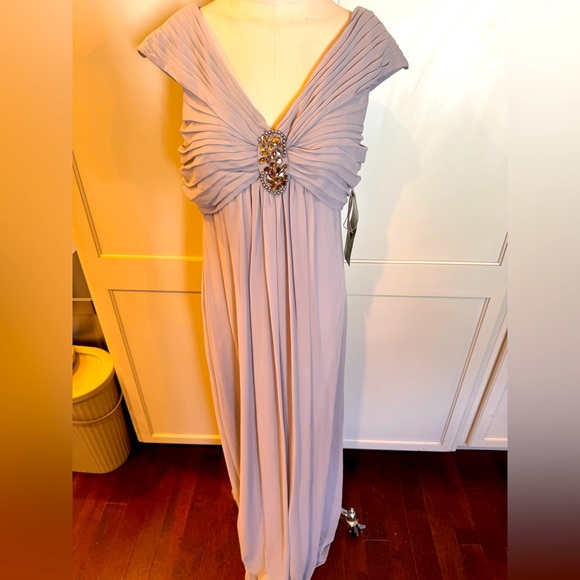 Simply Liliana Dresses & Skirts - Elegant grey Evening Gown